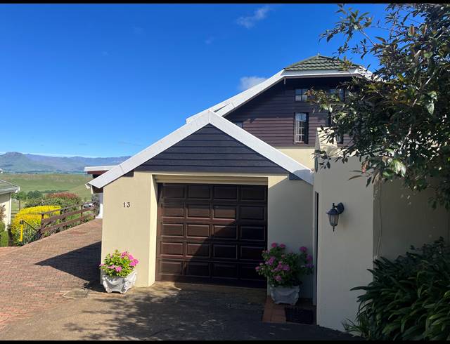 5 BEDROOM GATED ESTATE FOR SALE IN UNDERBERG